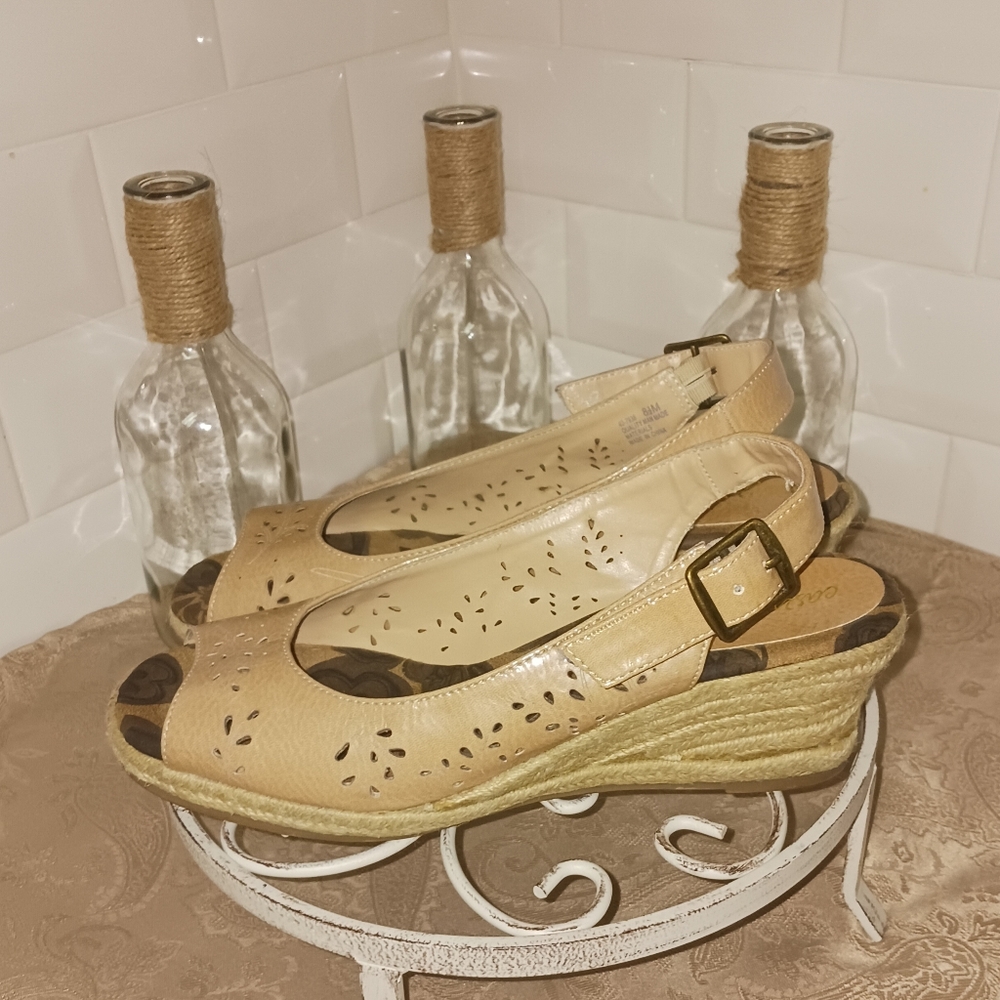 Easy Street  Open Toed Tan Slingback Esparadille Size 8.5